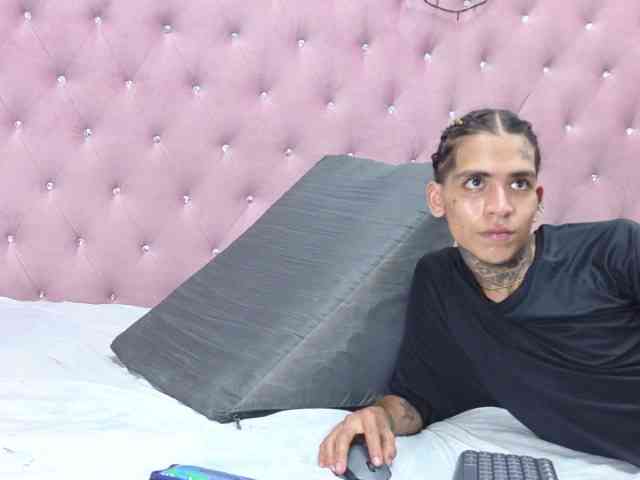 MeganAndSoldierboy1 webcam