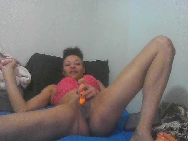 MissDime, en directo ahora en BongaCams
