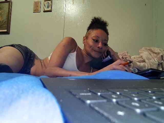 MissDime webcam