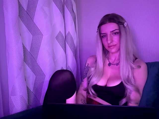 MistOnori live cam on BongaCams