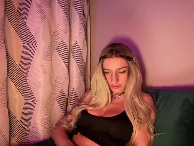 MistOnori live cam on BongaCams