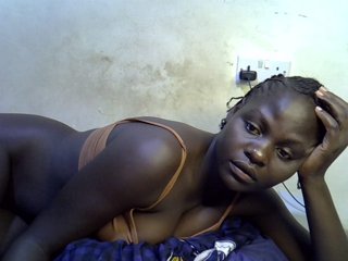 African-qeen1