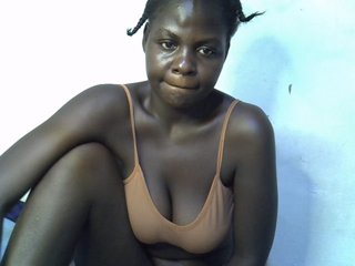African-qeen1