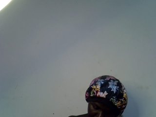 African-qeen1