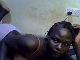 African-qeen1