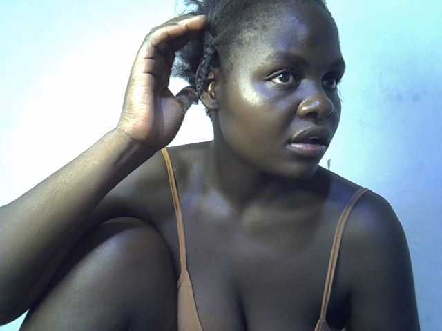 African-qeen1 live cam on BongaCams