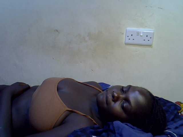 African-qeen1
