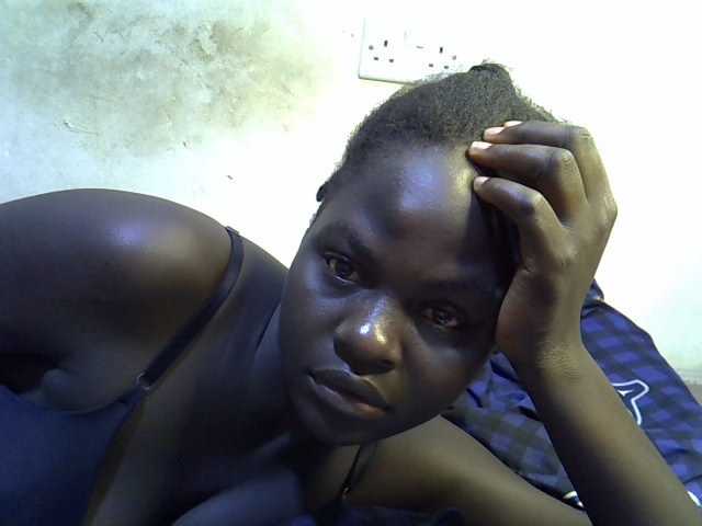 African-qeen1