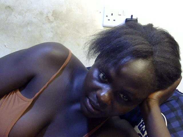 African-qeen1