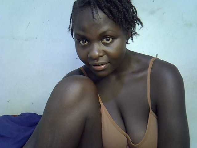 African-qeen1