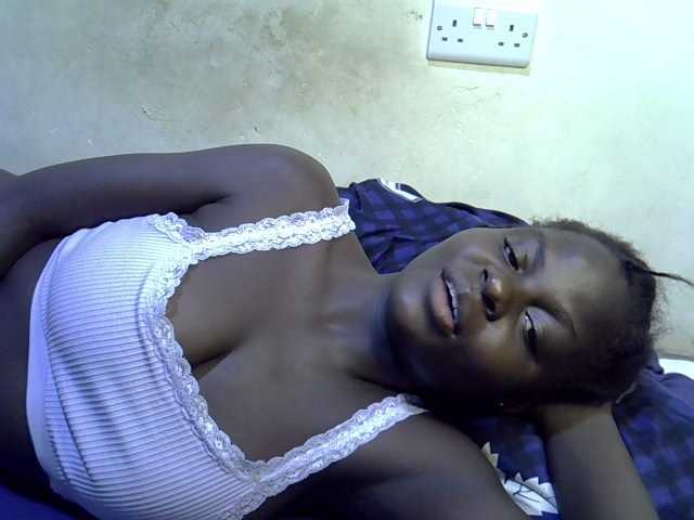 African-qeen1 live cam on BongaCams