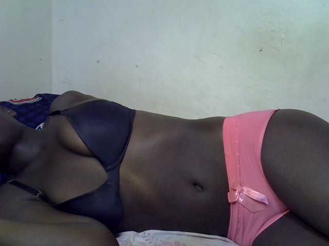African-qeen1