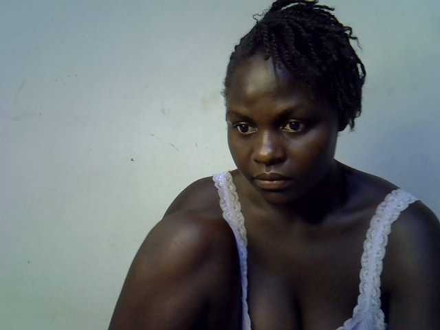 African-qeen1, en directo ahora en BongaCams