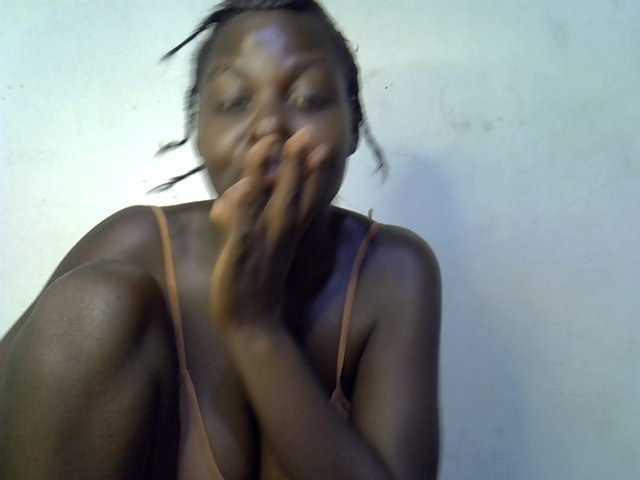 African-qeen1
