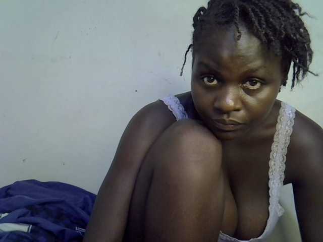 African-qeen1 live cam preview