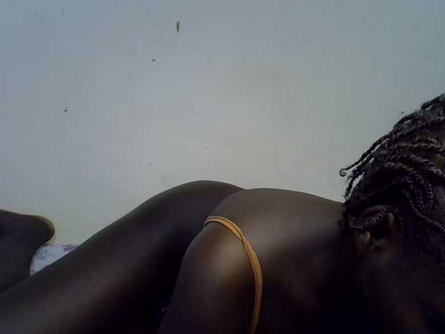 African-qeen1 live cam on BongaCams