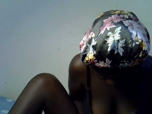 African-qeen1 live cam on BongaCams