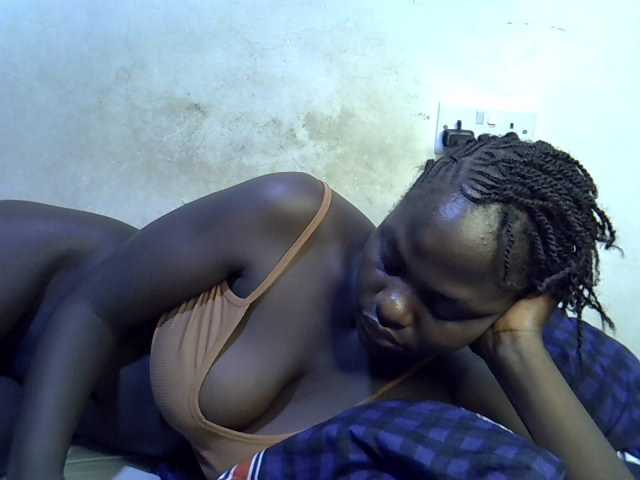African-qeen1