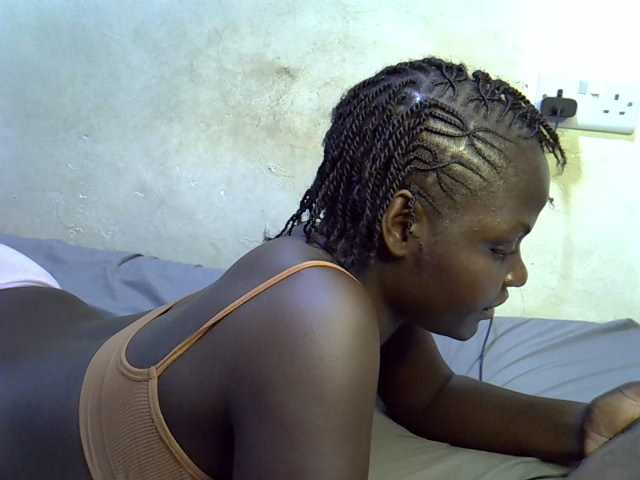 African-qeen1