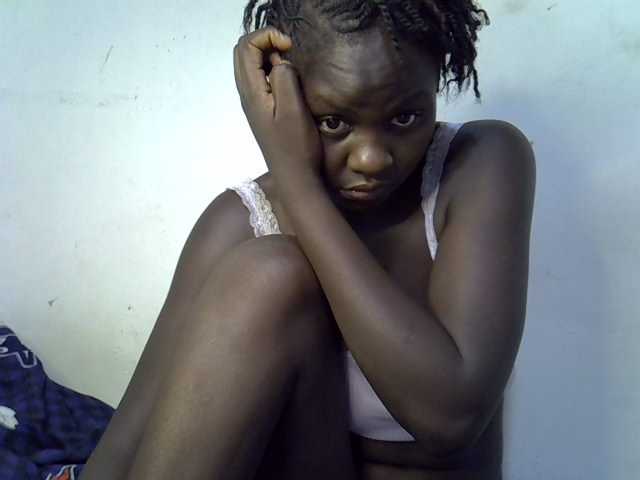 African-qeen1