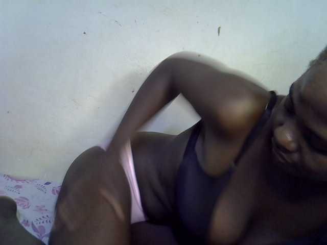 African-qeen1