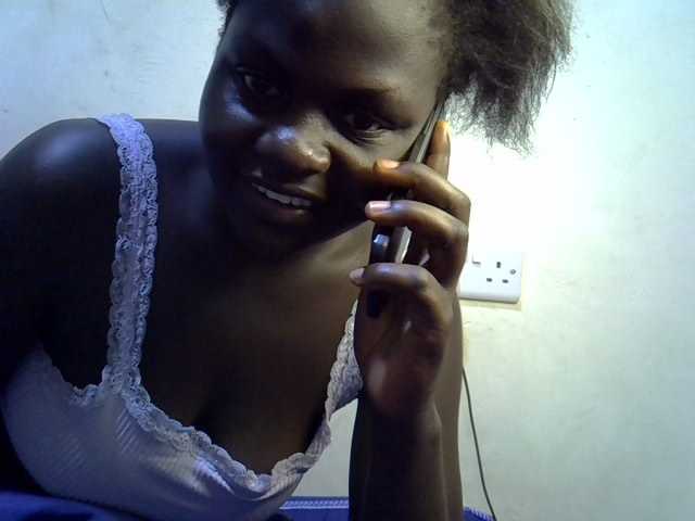 African-qeen1