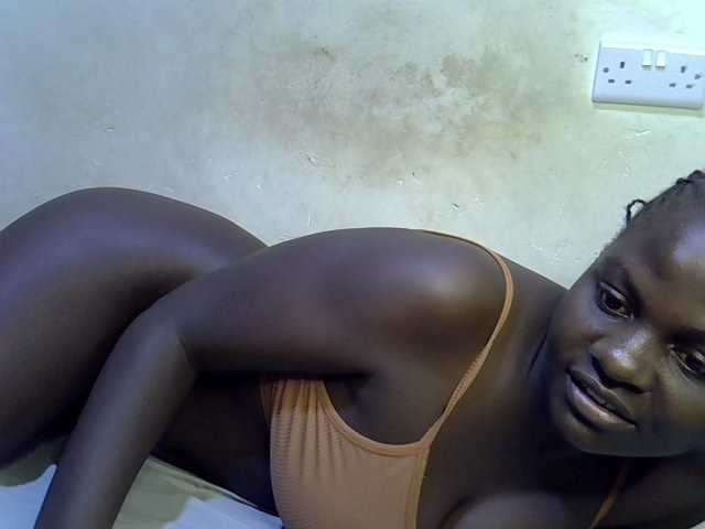 African-qeen1 live cam on BongaCams