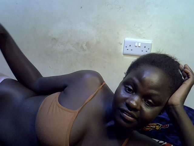 African-qeen1