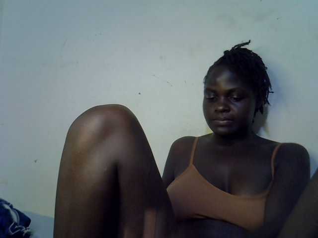 African-qeen1 live cam preview