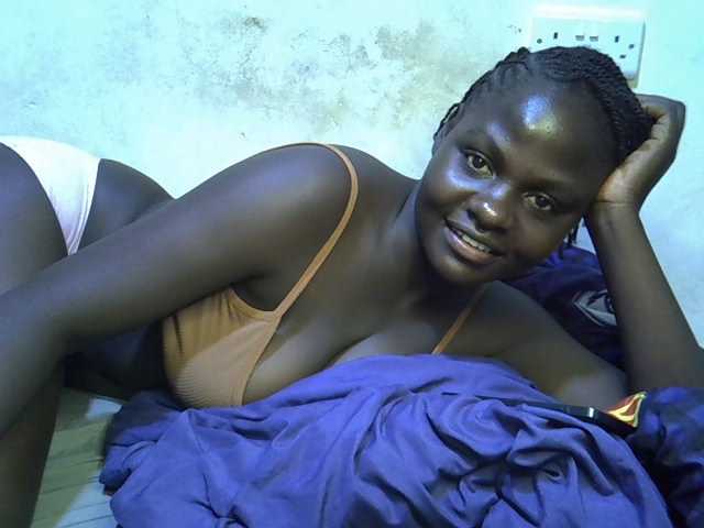 African-qeen1