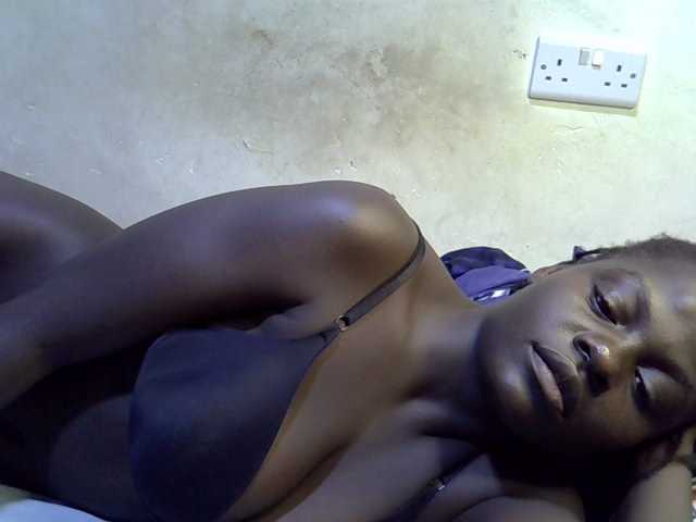 African-qeen1 live cam on BongaCams
