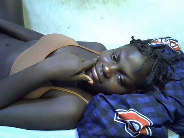 African-qeen1 live cam on BongaCams