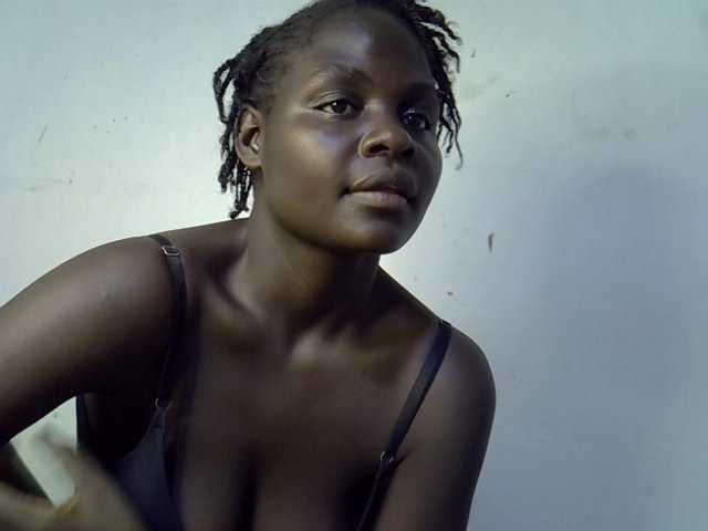 African-qeen1, en vivo ahora en BongaCams