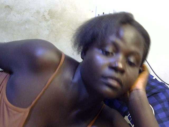African-qeen1