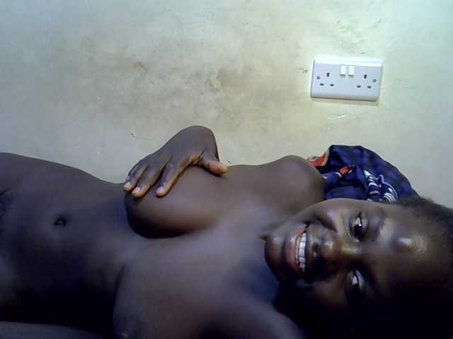 African-qeen1
