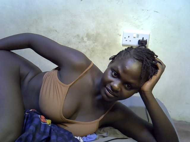 African-qeen1 live cam on BongaCams