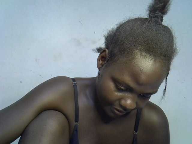 African-qeen1 live cam on BongaCams