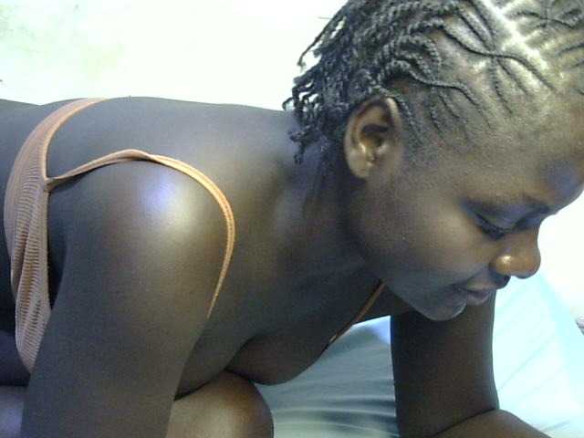 African-qeen1 live cam on BongaCams