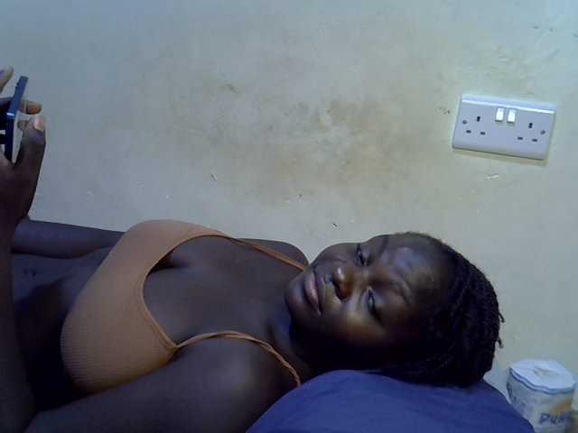 African-qeen1 live cam on BongaCams