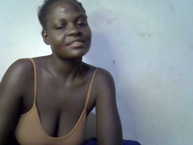 African-qeen1