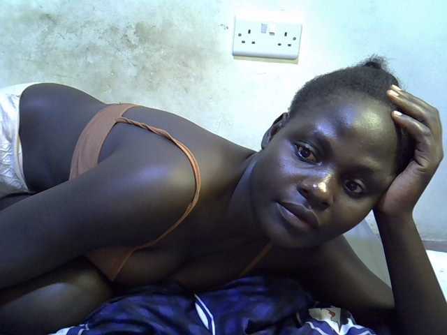 African-qeen1
