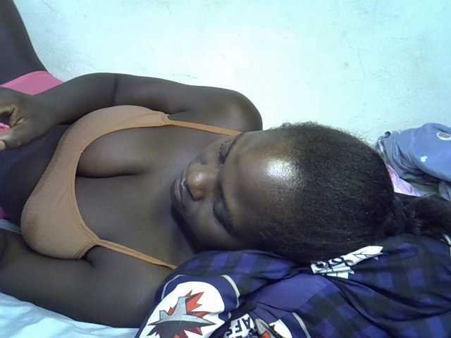 African-qeen1