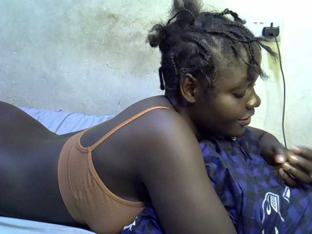 African-qeen1