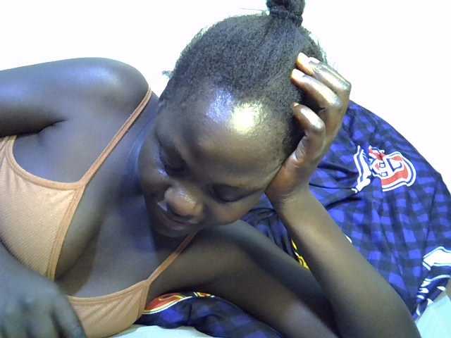 African-qeen1
