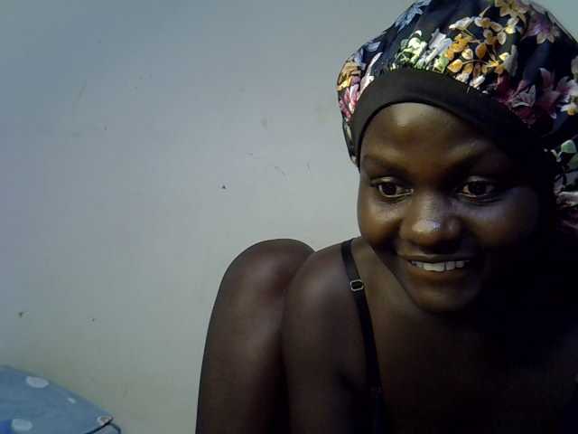 African-qeen1 live cam on BongaCams
