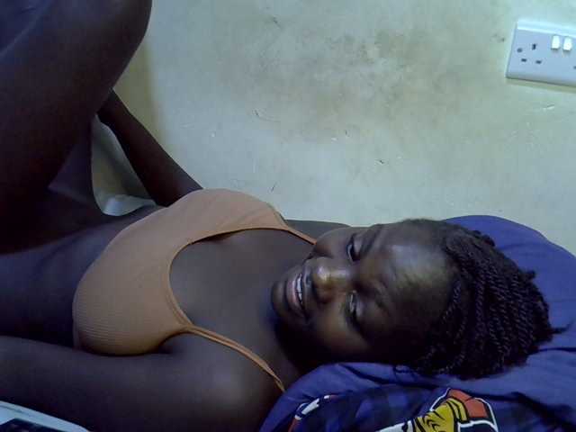 African-qeen1 live cam on BongaCams