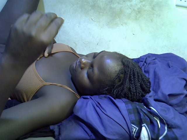 African-qeen1