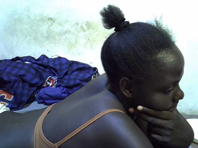 African-qeen1