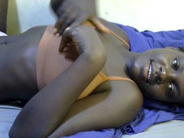 African-qeen1 live cam on BongaCams