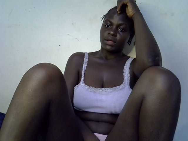 African-qeen1